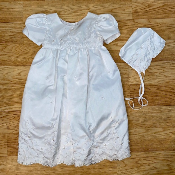 White dress and bonnet for baby girls size 24 months - Picture 1 of 8